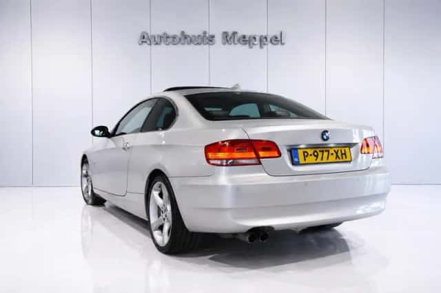 BMW 3-Serie (2009) thumbnail 3