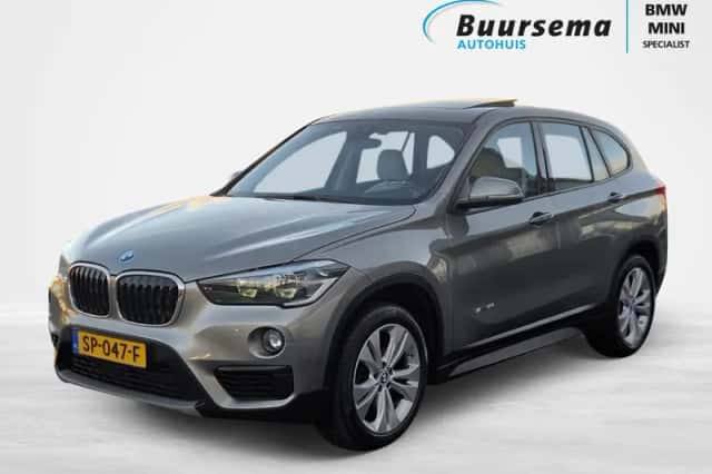 BMW X1 (2016) thumbnail 3