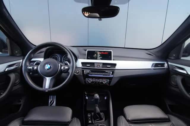BMW X1 (2016) thumbnail 3