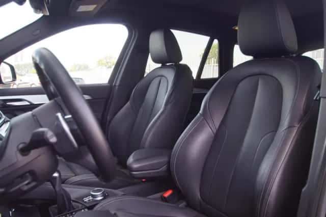 BMW X1 (2016) thumbnail 5