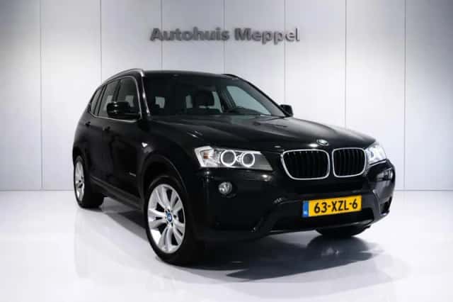 BMW X3 (2012) thumbnail 2