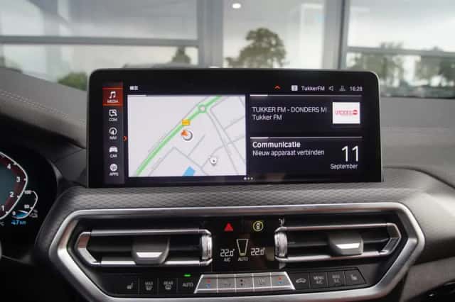 BMW X3 (2022) thumbnail 6