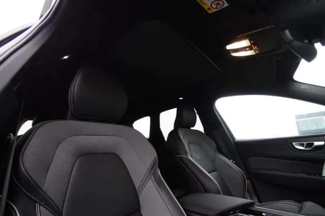 Volvo XC60 (2025) thumbnail 5