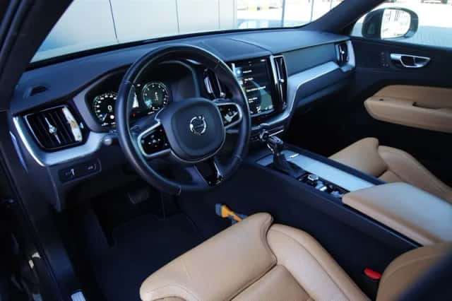 Volvo XC60 (2018) thumbnail 4