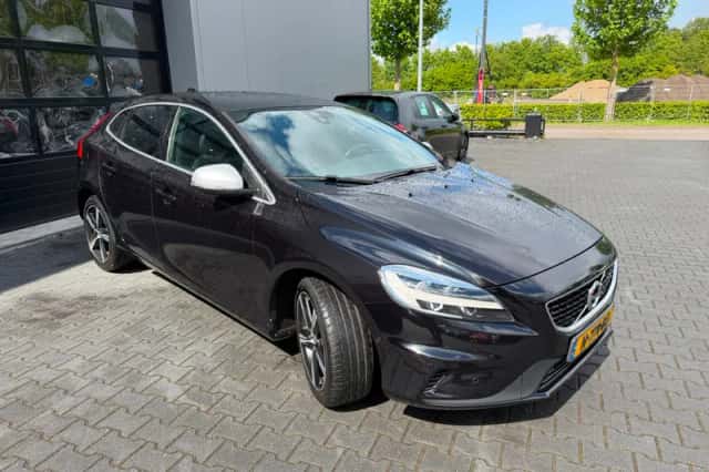 Volvo V40 (2020) thumbnail 4
