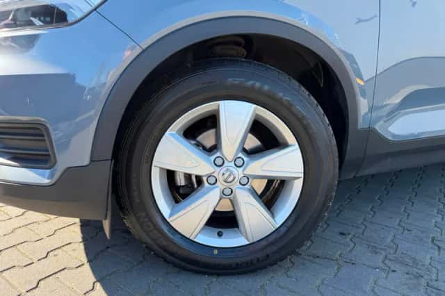 Volvo XC40 (2020) thumbnail 3