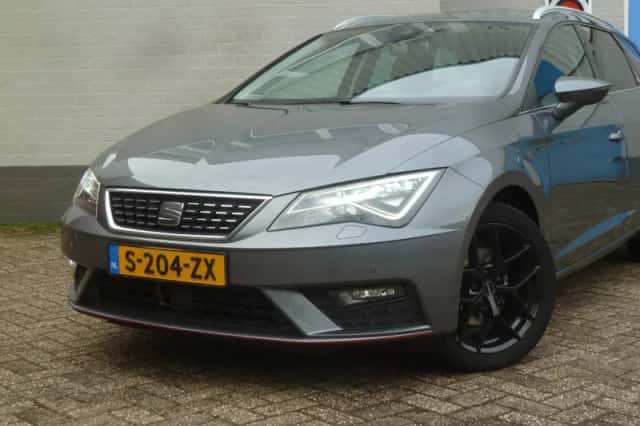 SEAT Leon (2018) thumbnail 3