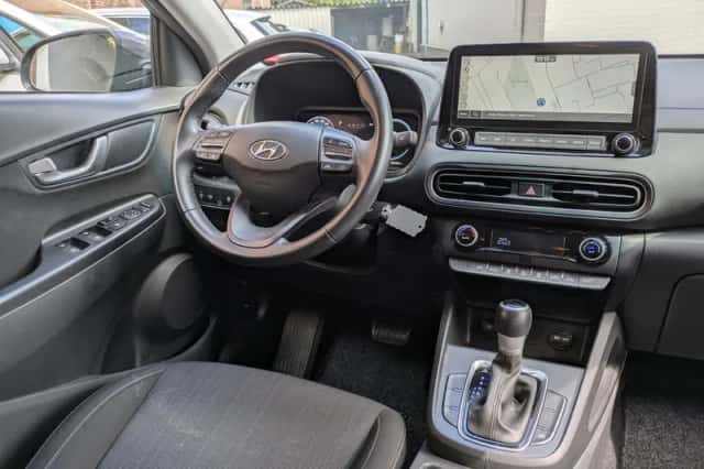 Hyundai Kona (2023) thumbnail 4