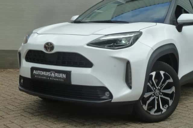 Toyota Yaris Cross (2024) thumbnail 3