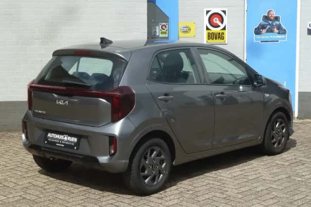 Kia Picanto (2024) thumbnail 2