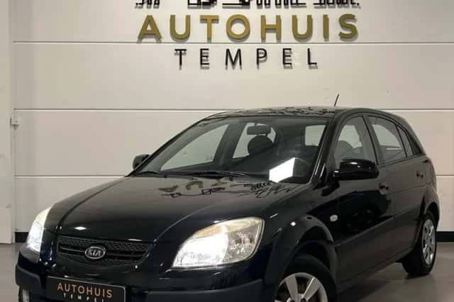 Kia Rio (2009) thumbnail 1
