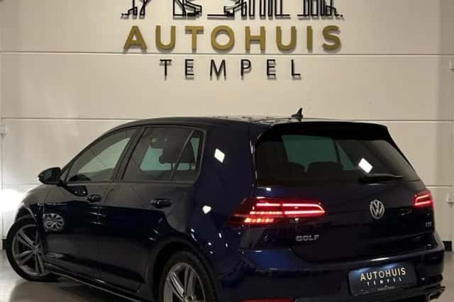Volkswagen Golf (2018) thumbnail 4