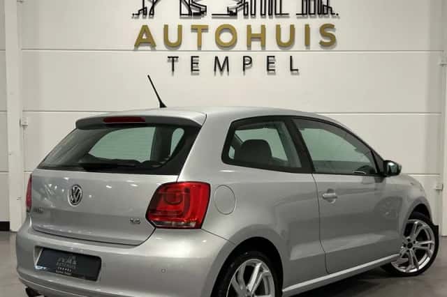 Volkswagen Polo (2010) thumbnail 2