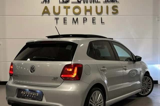 Volkswagen Polo (2014) thumbnail 2