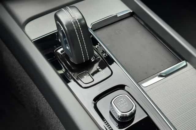 Volvo XC60 (2021) thumbnail 2