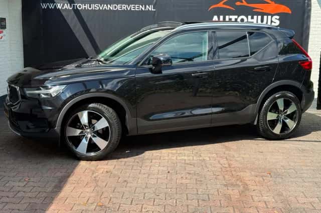 Volvo XC40 (2019) thumbnail 3