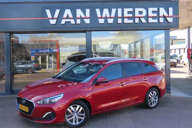 Hyundai i30 (2019) thumbnail 1