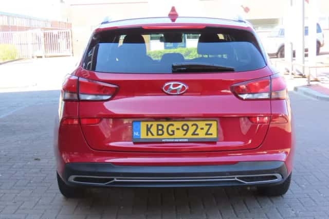 Hyundai i30 (2019) thumbnail 4