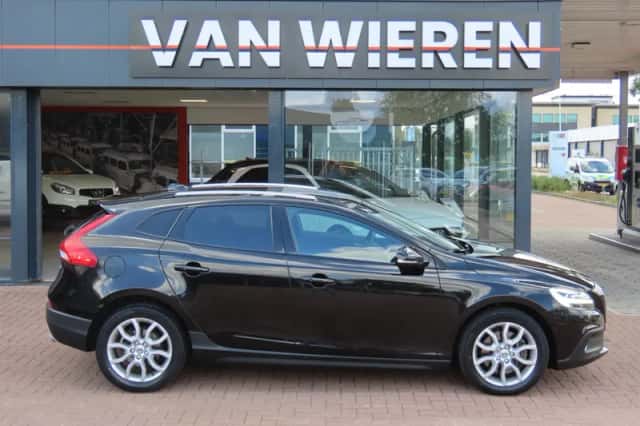 Volvo V40 (2019) thumbnail 2