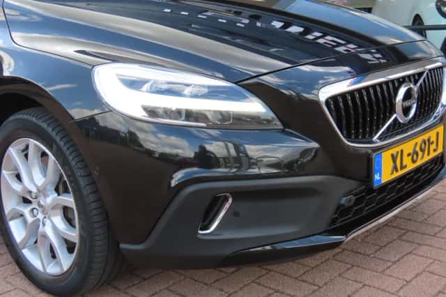 Volvo V40 (2019) thumbnail 5