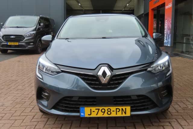Renault Clio (2020) thumbnail 3