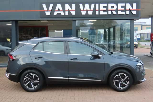 Kia Sportage (2023) thumbnail 2