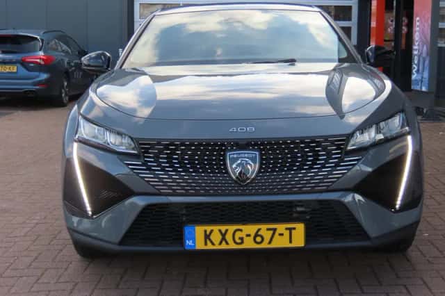 Peugeot 408 (2024) thumbnail 3