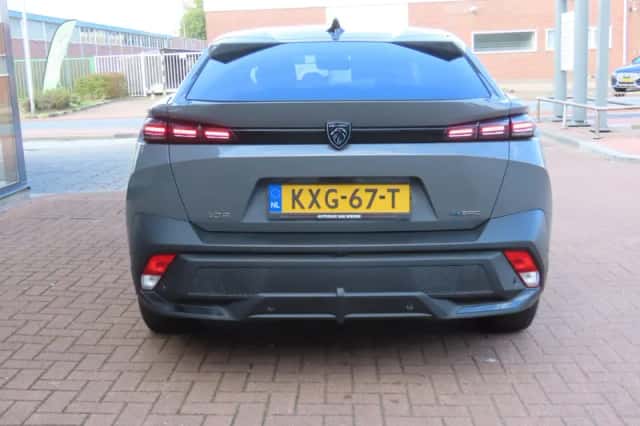 Peugeot 408 (2024) thumbnail 4