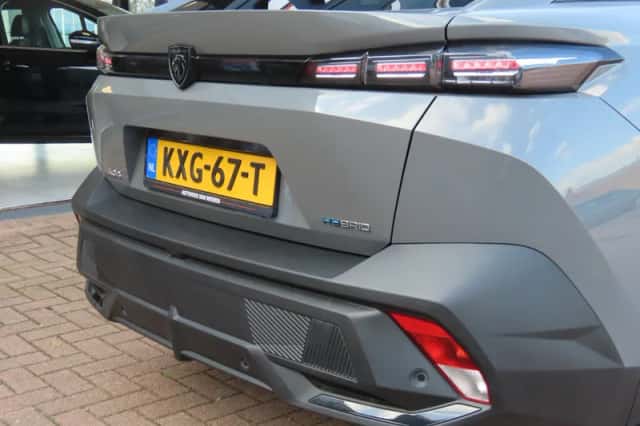 Peugeot 408 (2024) thumbnail 6