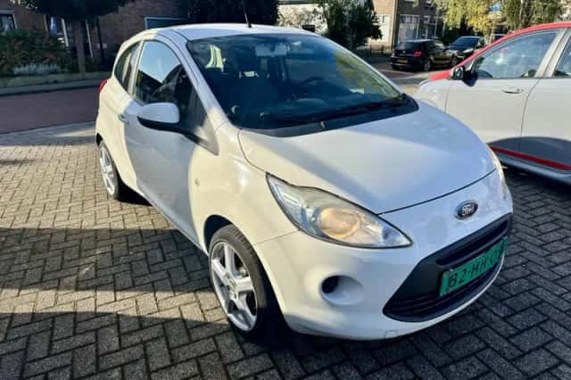 Ford Ka (2010) thumbnail 3