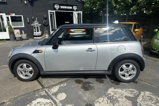 MINI Cooper (2007) thumbnail 4