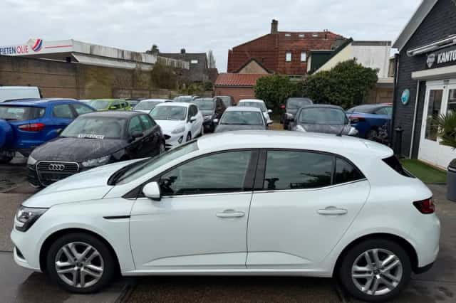 Renault Mégane (2018) thumbnail 4