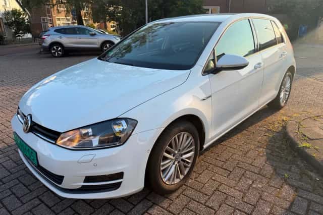 Volkswagen Golf (2014) thumbnail 2