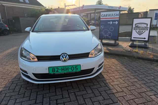 Volkswagen Golf (2014) thumbnail 3