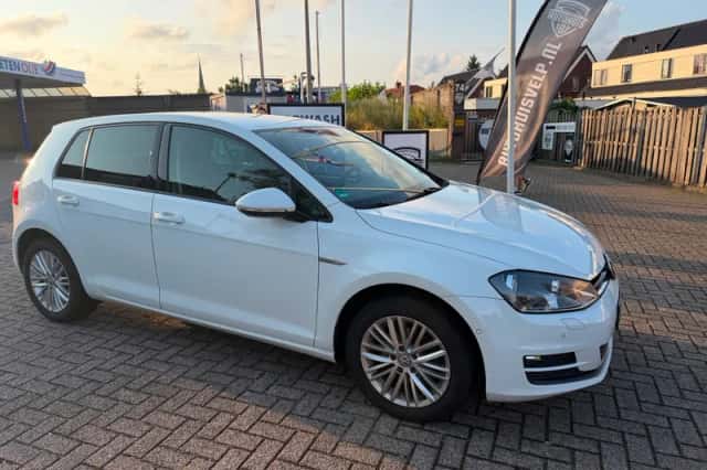 Volkswagen Golf (2014) thumbnail 4