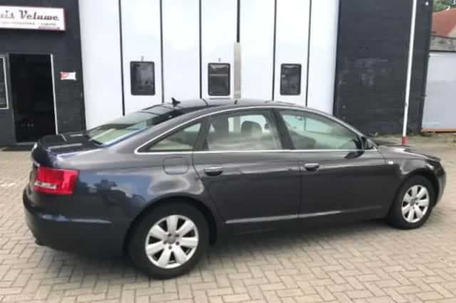 Audi A6 (2004) thumbnail 2