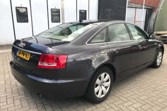 Audi A6 (2004) thumbnail 3