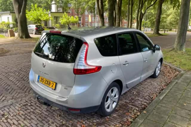 Renault Grand Scénic (2010) thumbnail 5