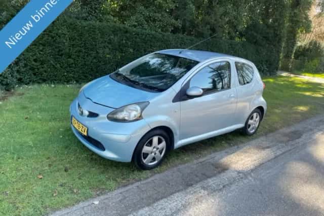 Toyota Aygo (2006) thumbnail 1