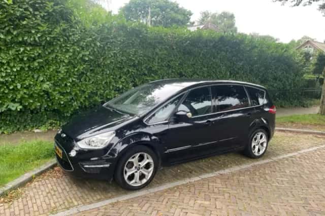 Ford S-Max (2011) thumbnail 2