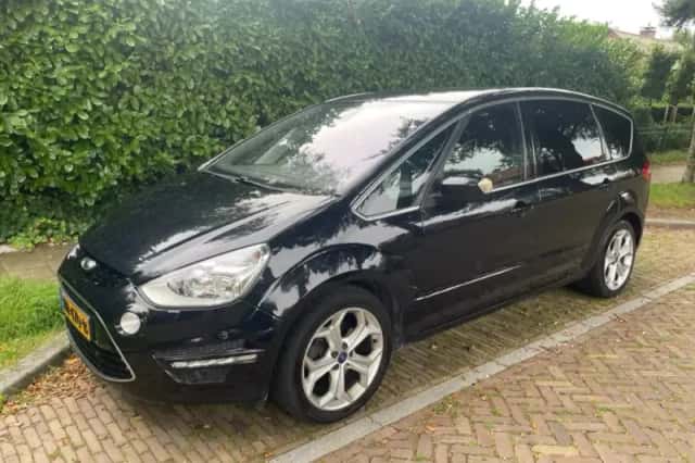 Ford S-Max (2011) thumbnail 3