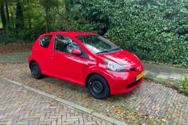 Toyota Aygo (2007) thumbnail 2