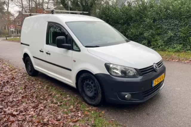 Volkswagen Caddy (2011) thumbnail 2