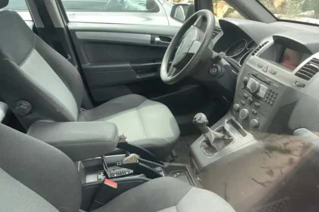 Opel Zafira (2005) thumbnail 5