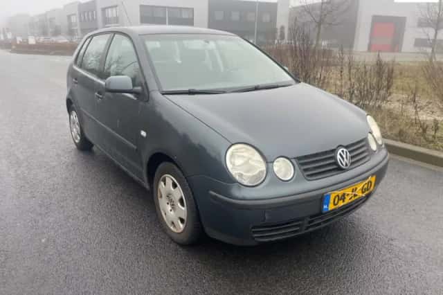 Volkswagen Polo (2002) thumbnail 1