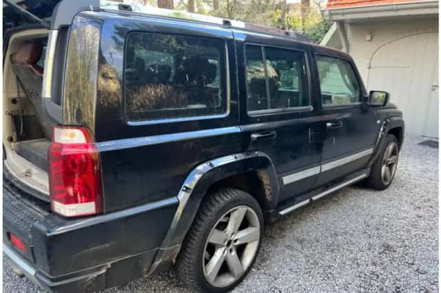 Jeep Commander (2008) thumbnail 2
