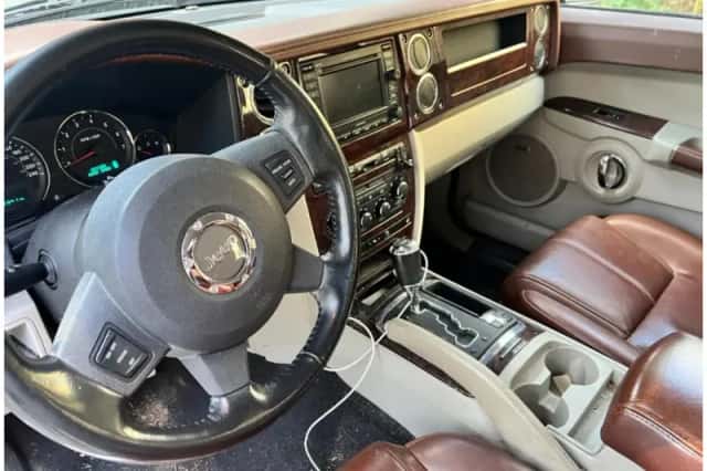 Jeep Commander (2008) thumbnail 5