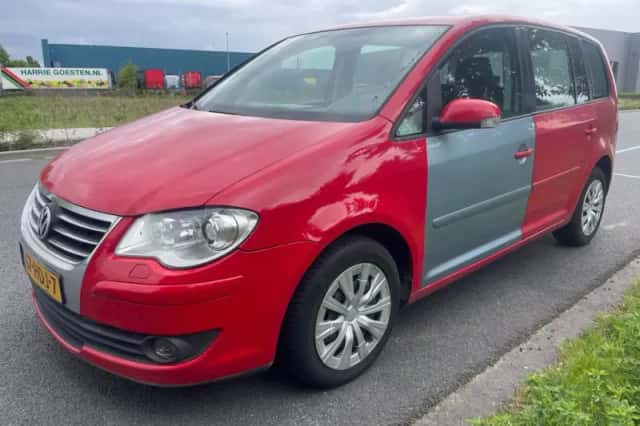 Volkswagen Touran (2009) thumbnail 5