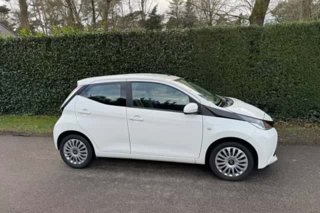 Toyota Aygo (2014) thumbnail 3