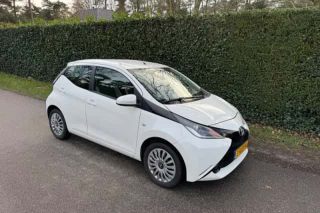 Toyota Aygo (2014) thumbnail 4